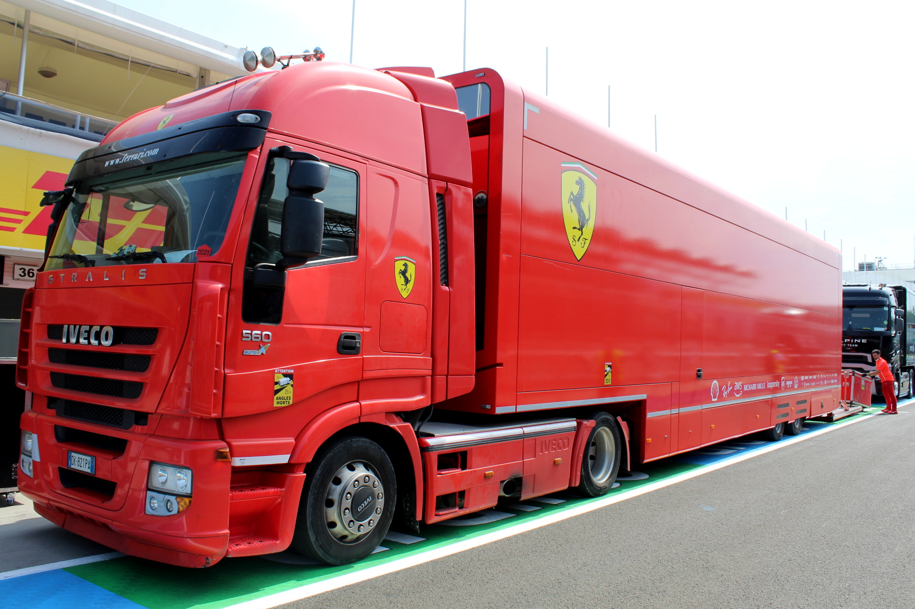 F1: A Hungaroringre értek a csapatok, benéztünk a kulisszák mögé 23