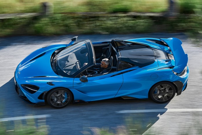 765 lóerős roadster Angliából 8