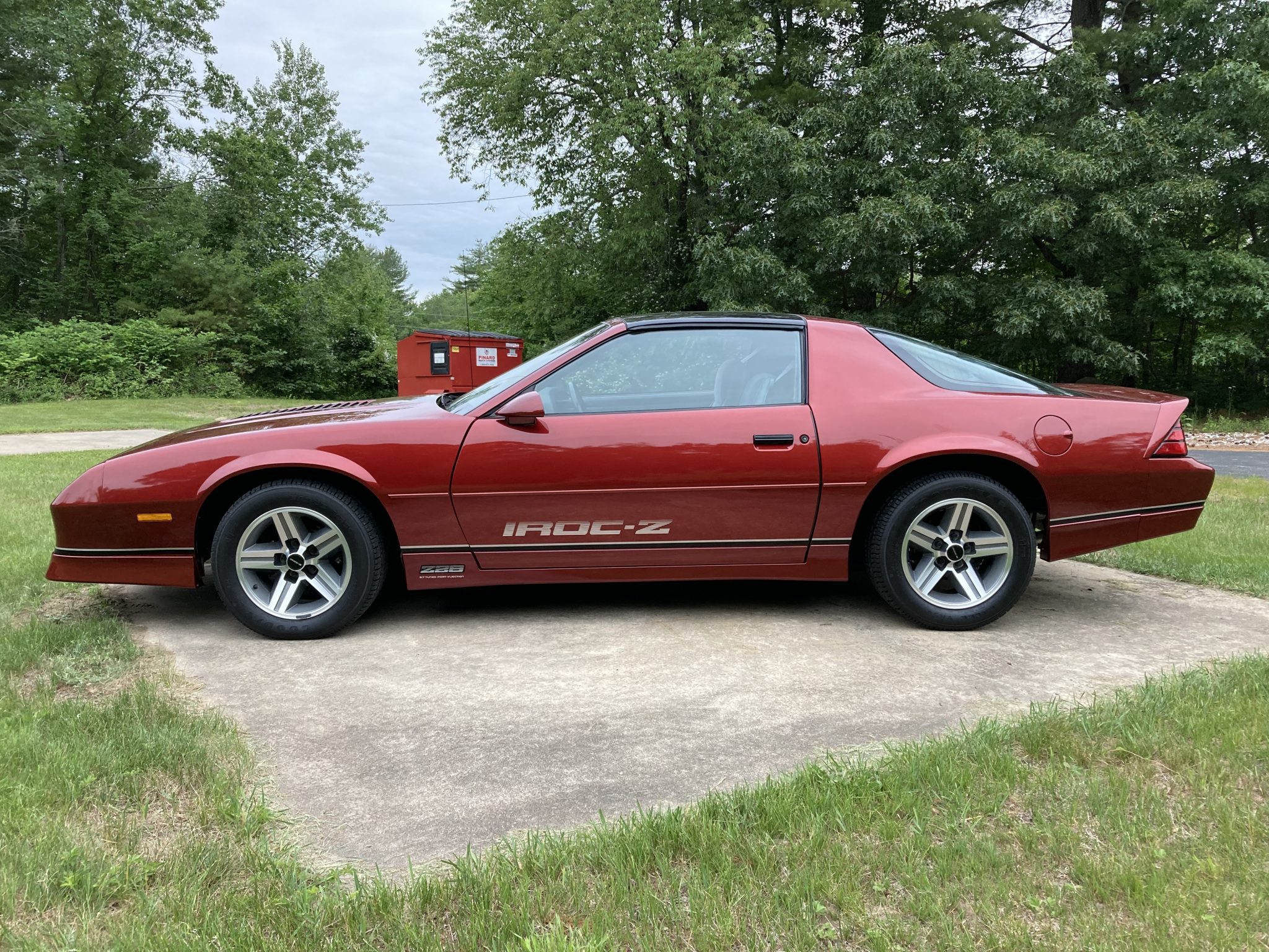 Ez a makulátlan Camaro visszarepít a nyolcvanas évek Amerikájába 1 | Vezess Ez a makulátlan Camaro visszarepít a nyolcvanas évek Amerikájába 1