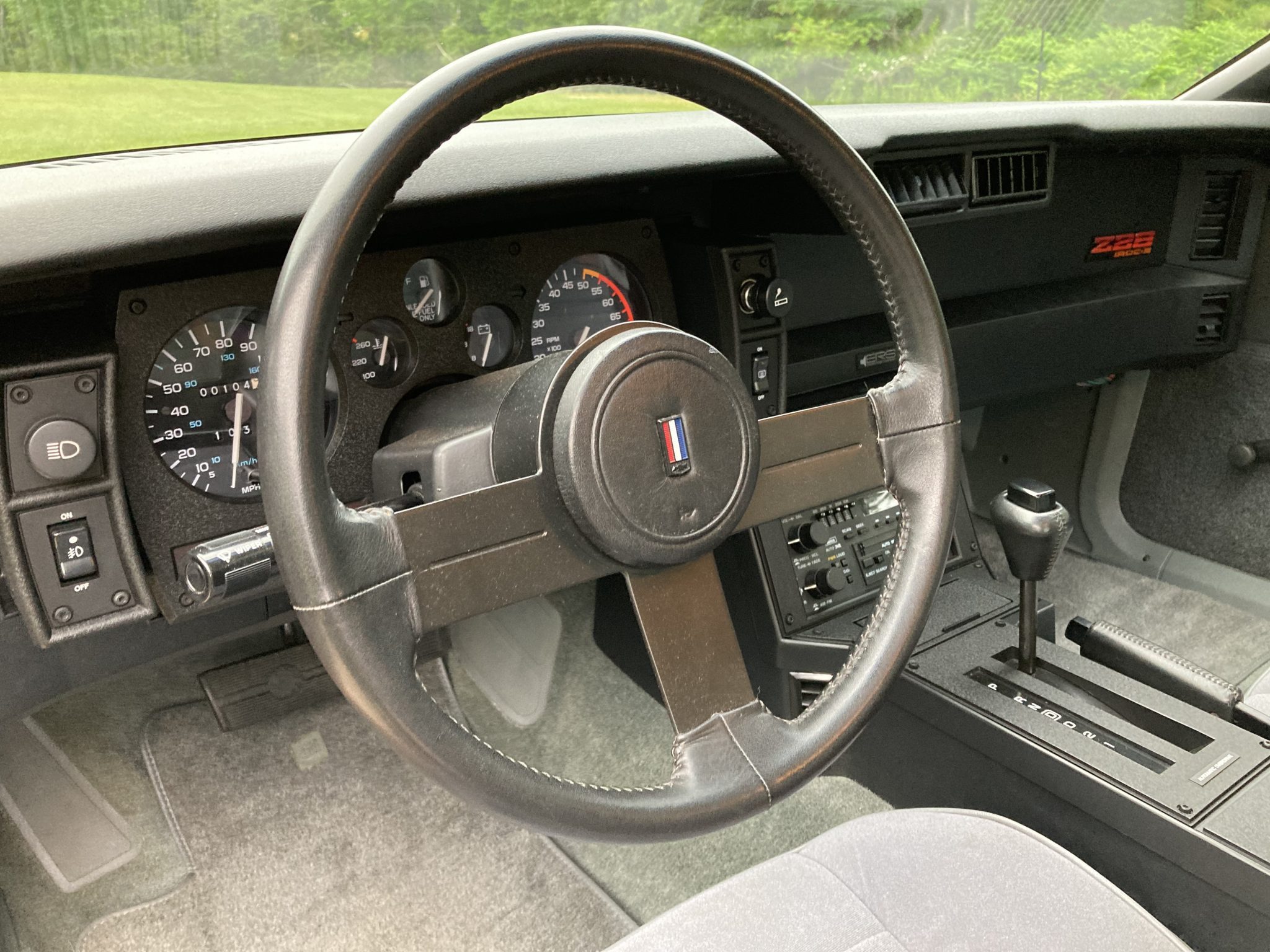 Ez a makulátlan Camaro visszarepít a nyolcvanas évek Amerikájába 4 | Vezess Ez a makulátlan Camaro visszarepít a nyolcvanas évek Amerikájába 4