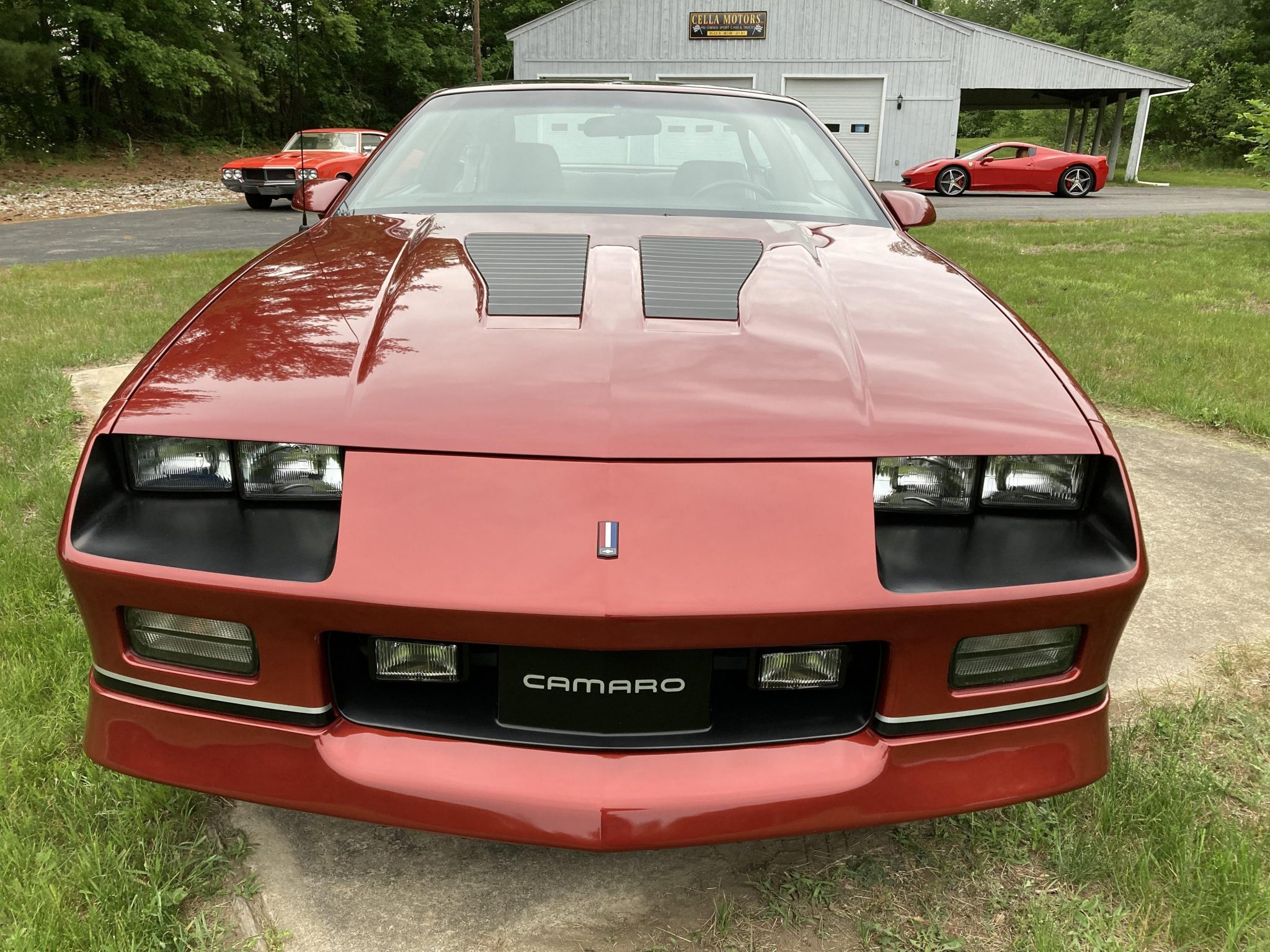 Ez a makulátlan Camaro visszarepít a nyolcvanas évek Amerikájába 2 | Vezess Ez a makulátlan Camaro visszarepít a nyolcvanas évek Amerikájába 2