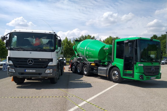 Hazánkban is bemutatkozott a Mercedes-Benz Econic mixerkocsi 3 Hazánkban is bemutatkozott a Mercedes-Benz Econic mixerkocsi 3