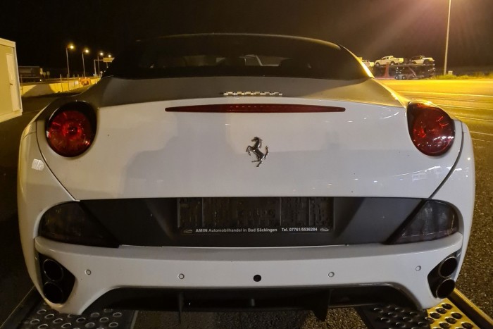 Ferrarit kapcsoltak le a magyar határon