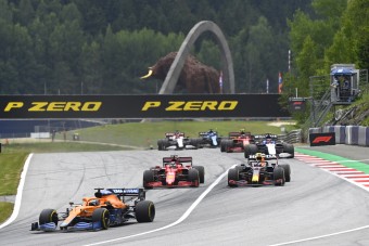 F1: Megint a bizonyítványt magyarázza a versenyigazgató