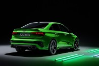 Öthengeres motor és drift mód. Itt az új Audi RS 3! 18