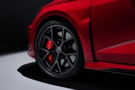 Öthengeres motor és drift mód. Itt az új Audi RS 3! 27