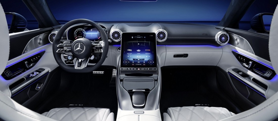 Négyüléses kabrió Mercedes érkezik. Szédítő a belseje!