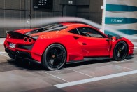 Embertelenül kigyúrták ezt a Ferrarit 34