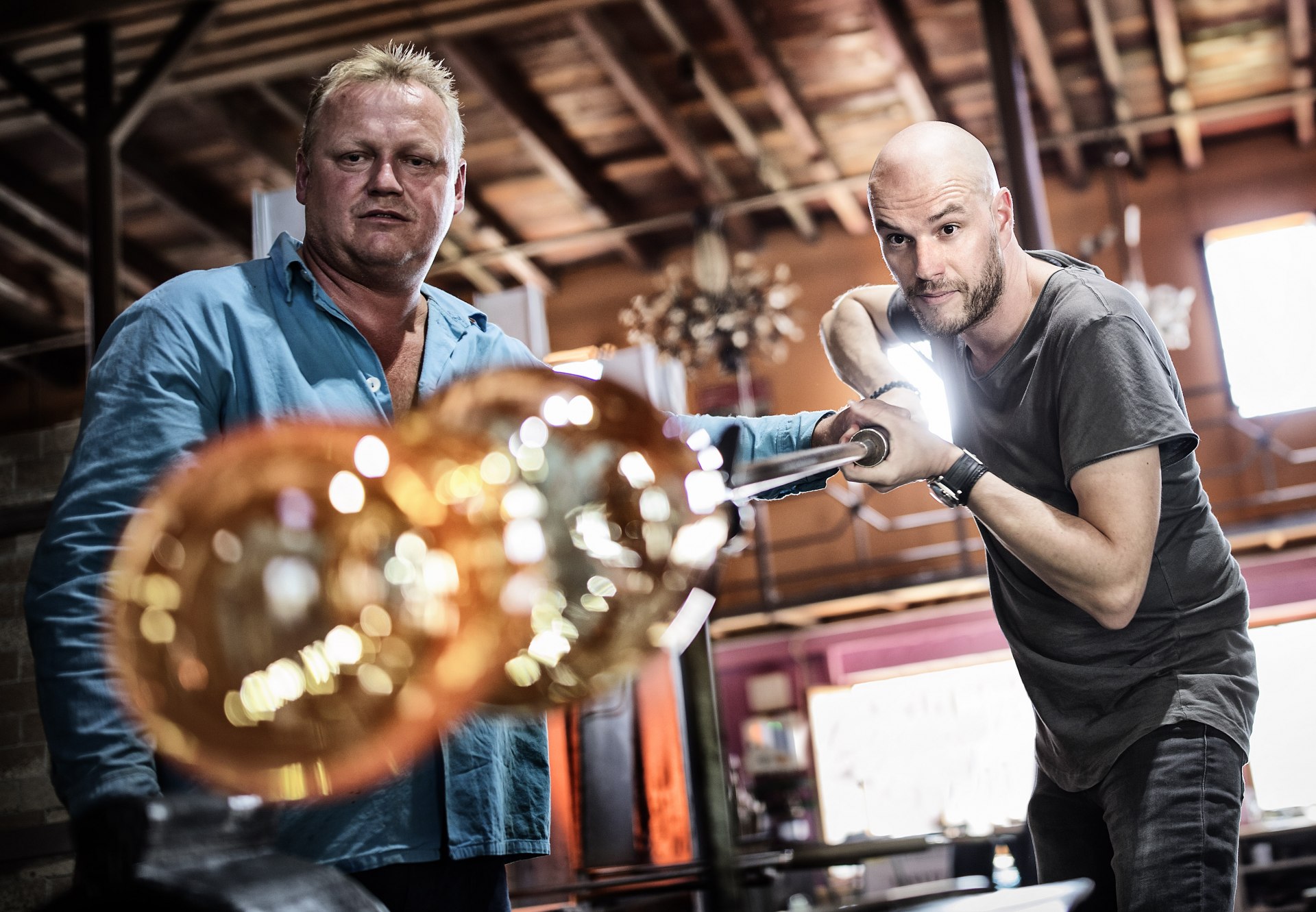 Autógyártó tervezte a kerékpárverseny trófeáját 2