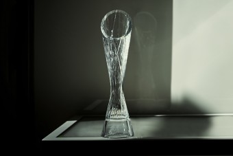Autógyártó tervezte a kerékpárverseny trófeáját