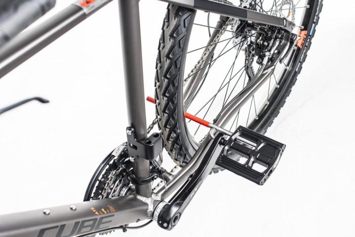 Pedálba építették a biciklizárat