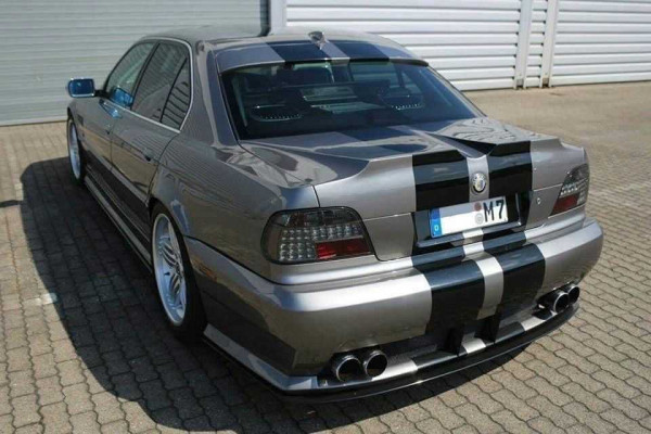 Egy lakótelepi Knight Rider veszett el ebben az öreg BMW-ben 2