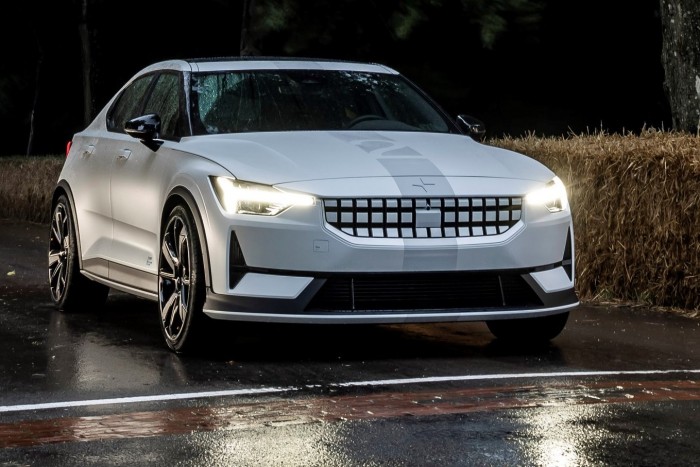 Sportkocsit épített a villanyautó-specialista 7