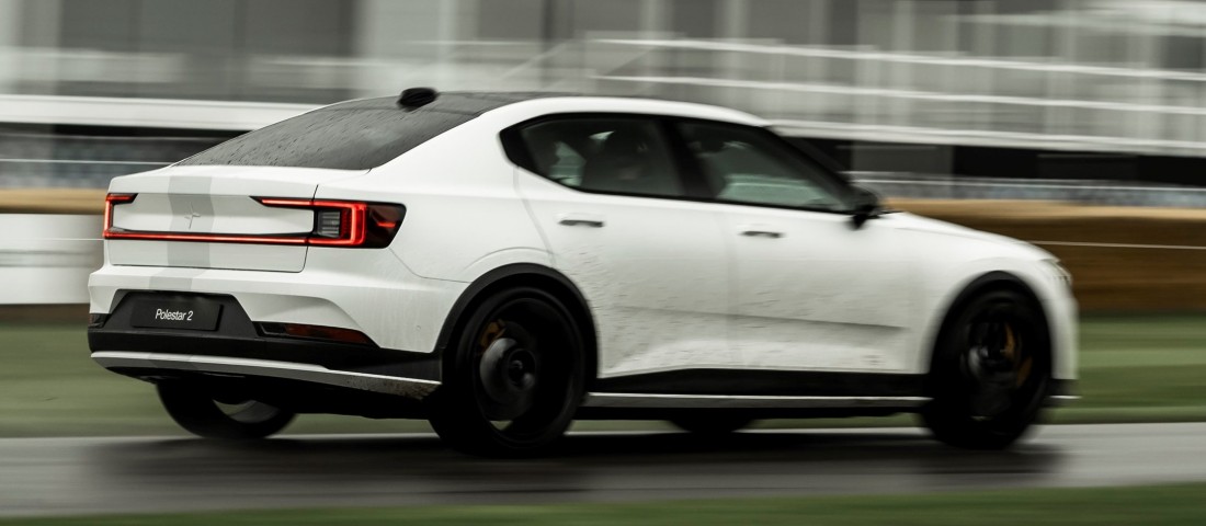 Sportkocsit épített a villanyautó-specialista