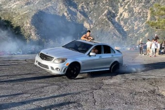 Rég láttunk már olyan fájdalmat, amit ez az AMG Mercedes átélt