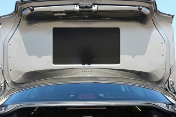 Ha akarsz borzalmas BMW-t látni, akkor nézd meg ezt az M7-est 4