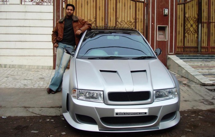 Még ma is furcsa látvány ez a kupévá faragott, első generációs Skoda Octavia 6