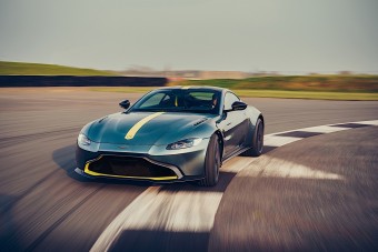 Villanyra kapcsol az Aston Martin is