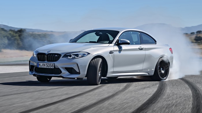 850 lóerővel lazán megy 300 km/órát a BMW M2-es 1 | Vezess 850 lóerővel lazán megy 300 km/órát a BMW M2-es 1