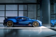 Alig kezdték el, máris itt az utolsó Bugatti Divo 11