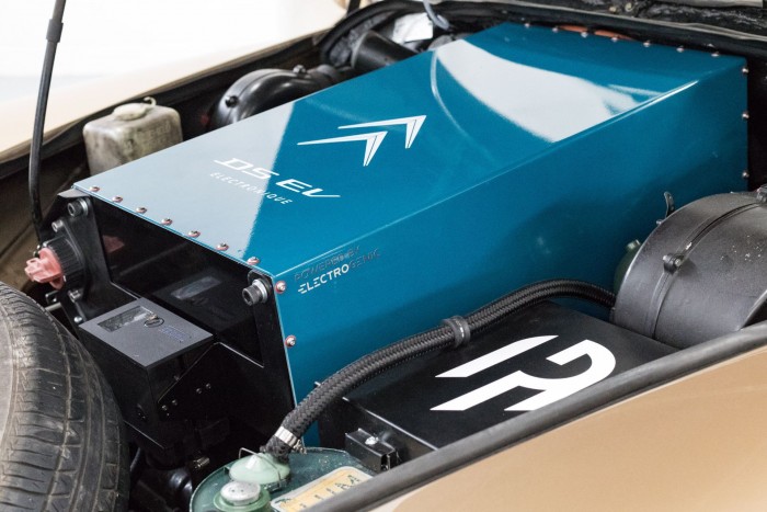 Elektromosan élnek tovább a veteránok, mint ez a DS? 6 | Vezess Elektromosan élnek tovább a veteránok, mint ez a DS? 6