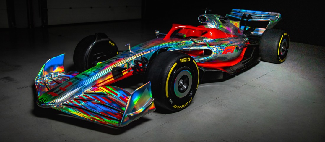 Hivatalos fotókon a korszakváltó Forma-1-es autó