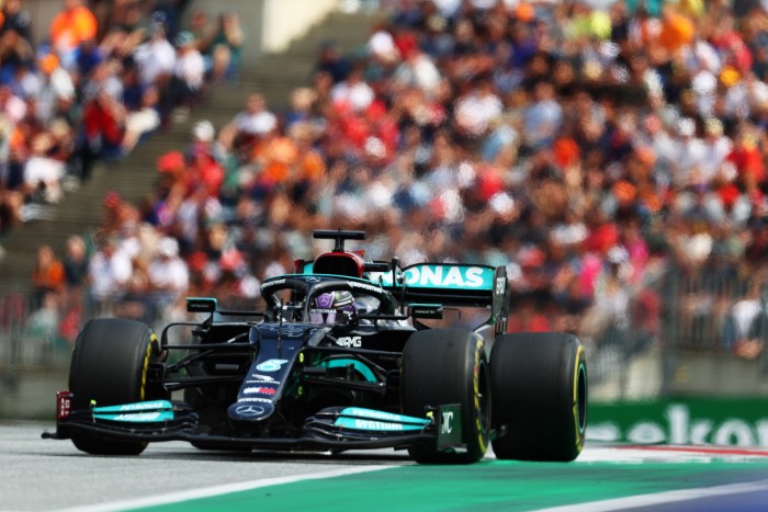 Hamilton: Mérföldekre vagyunk a Red Bulltól