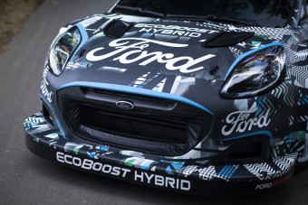 Szabadidőjárműből faragott versenyautót a Ford