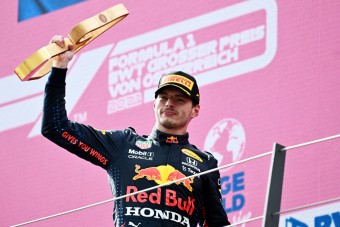 F1: Leesett Verstappen álla, erre ő sem számított