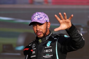 F1: Hibája után a frász kerülgette Hamiltont