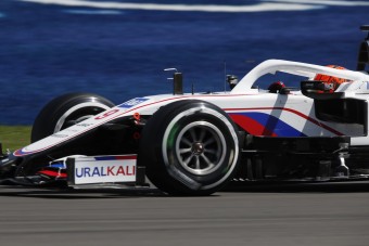 F1: Elkelt az egyik ülés a sereghajtónál