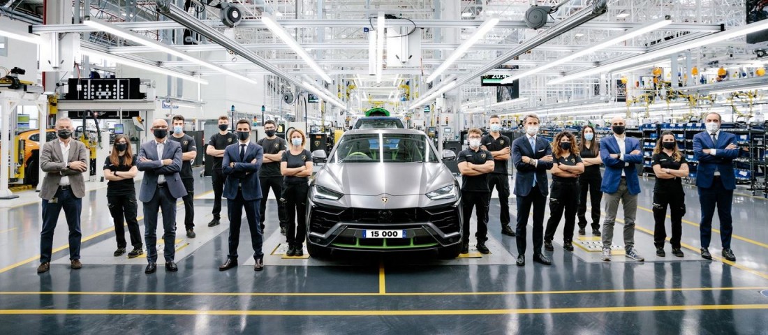 Nincs gáz a Lamborghininél, mindenki Urust akar venni