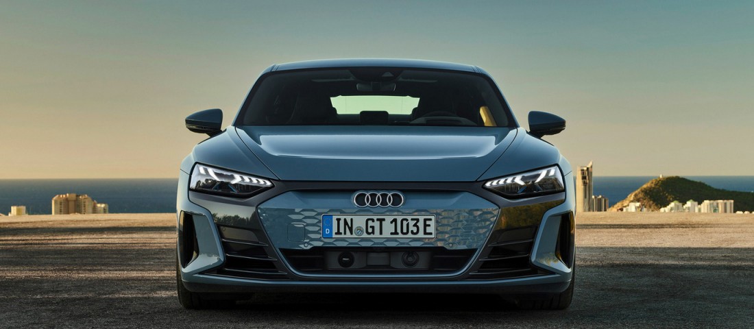 Nincs rá szükség, de marad az Audik nagy maszkja