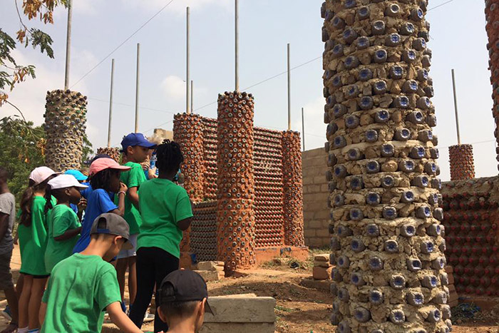 45 ezer műanyag palackból építettek könyvtárat