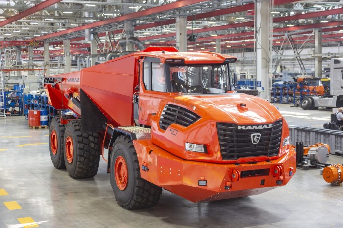 Nehéz kőtömbök cipelésére tervezték ezt a Kamazt