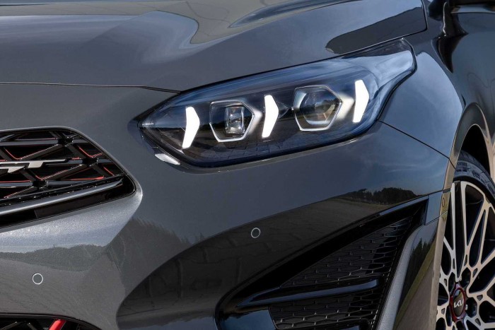 Látványos újításon esett át a Kia Ceed 7