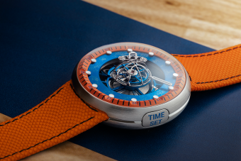 Bugyuta vígjáték előtt tiszteleg ez 30 milliós karóra