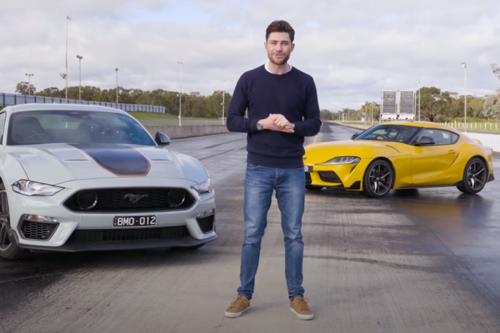 A Ford Mustang sokkal erősebb, mégis meglepte gyorsulási versenyen a Toyota Supra