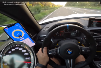 850 lóerővel lazán megy 300 km/órát a BMW M2-es