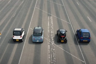 A legolcsóbb villanyautócskák gyorsulási versenye több mint vicces