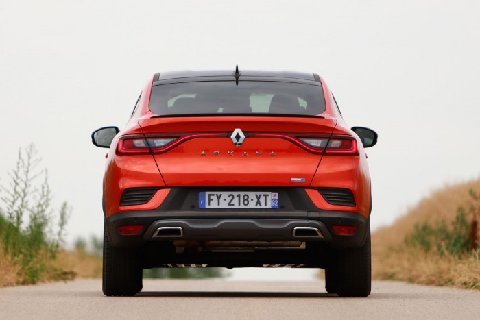 Szegény ember X4-ese: Renault Arkana hibrid 13