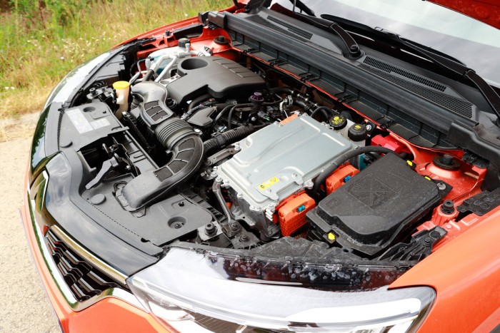 Szegény ember X4-ese: Renault Arkana hibrid 9