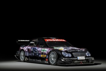 F1-es világbajnok nyert ezzel a versenyautóval, most eladó