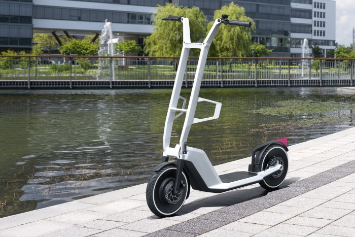 Háromkerekűt épített a BMW 7 | Vezess Háromkerekűt épített a BMW 7