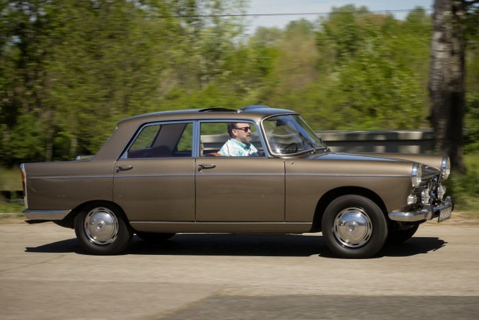 A Peugeot 404 Berline (1965) műszaki adatai 4 | Vezess A Peugeot 404 Berline (1965) műszaki adatai 4