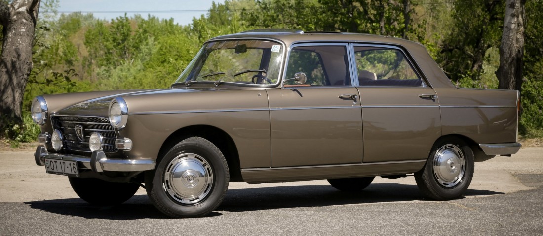 Magyar tulaj hajtja ezt a csodás francia gépet