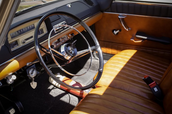 Magyar tulaj hajtja ezt a csodás francia gépet 9