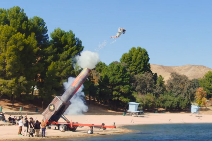 50-hez közel sem félnek kínozni magukat a Jackass-srácok