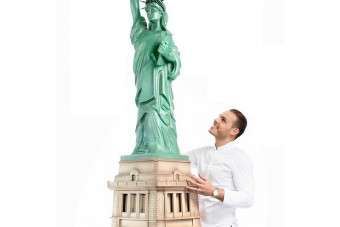 Csokiból építették meg a Szabadság-szobrot