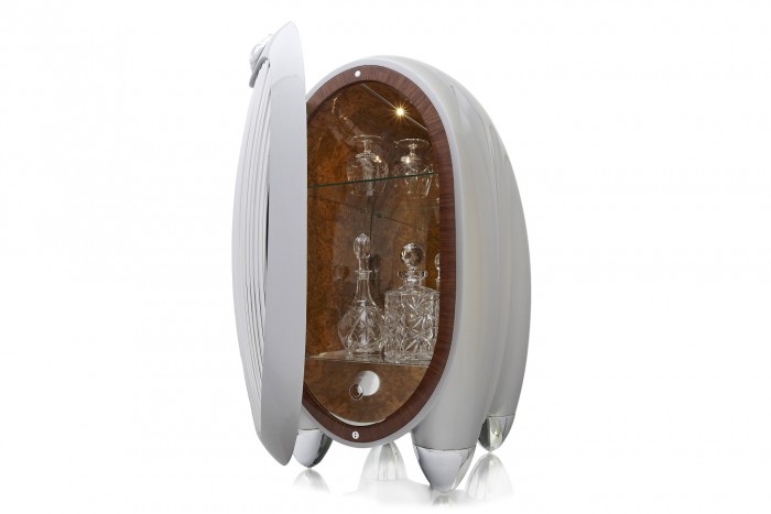 Régi autókat idéznek ezek a minibárok